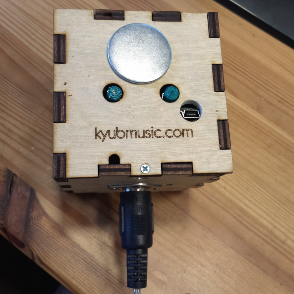 Kyub: MIDI-connector 3